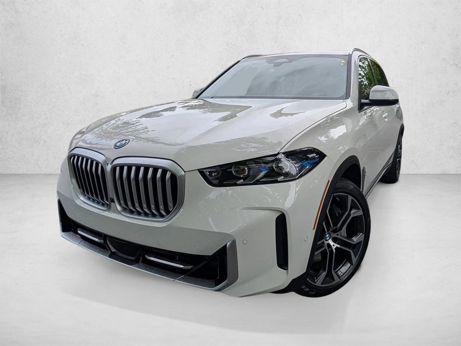 2026 BMW X5 xDrive50e's photo