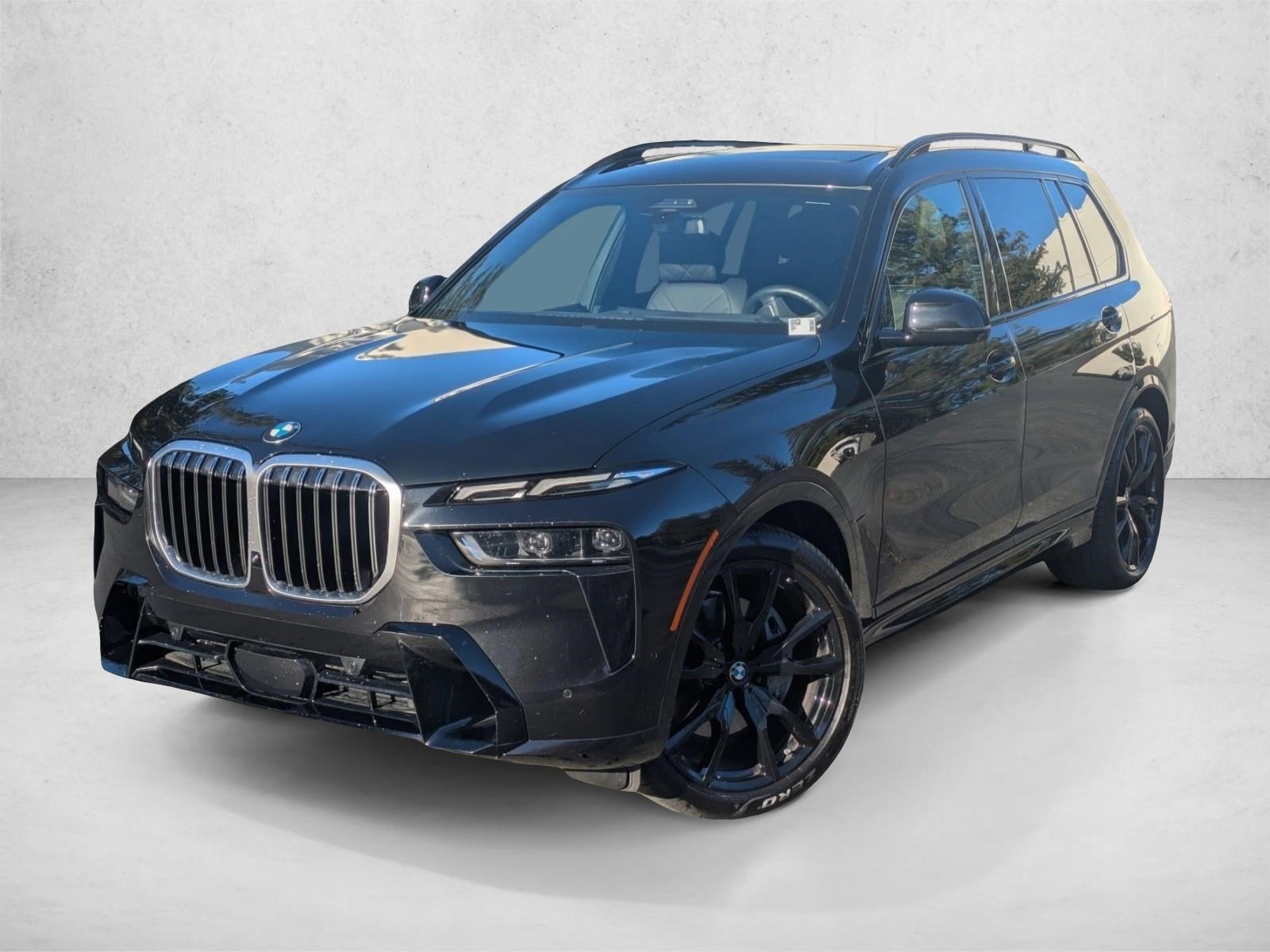 2025 BMW X7 40i's photo