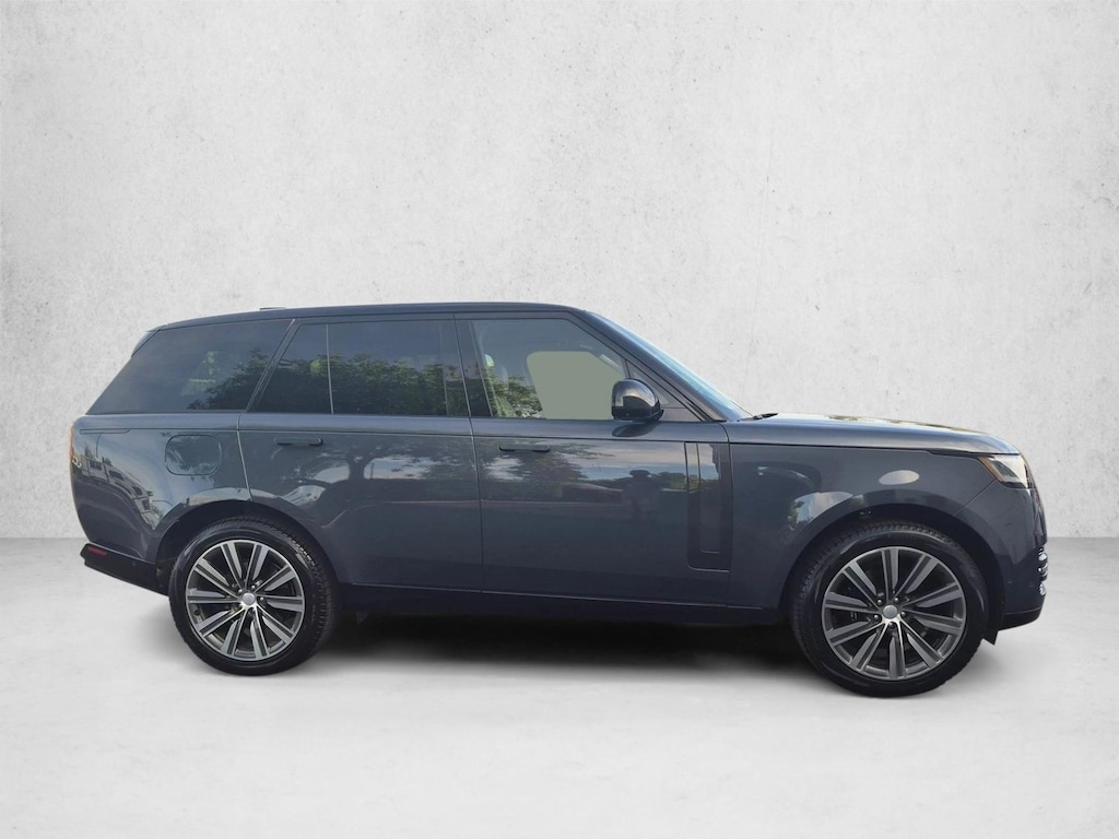 Used 2025 Land Rover Range Rover P400 SE SUV