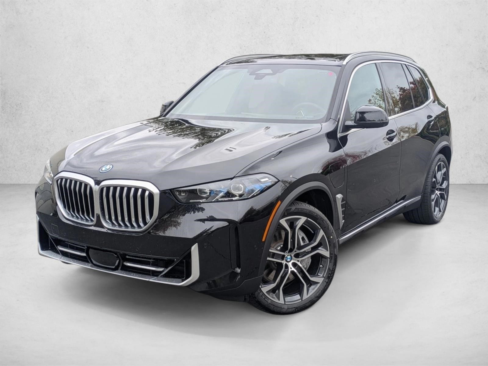 2026 BMW X5 50e's photo