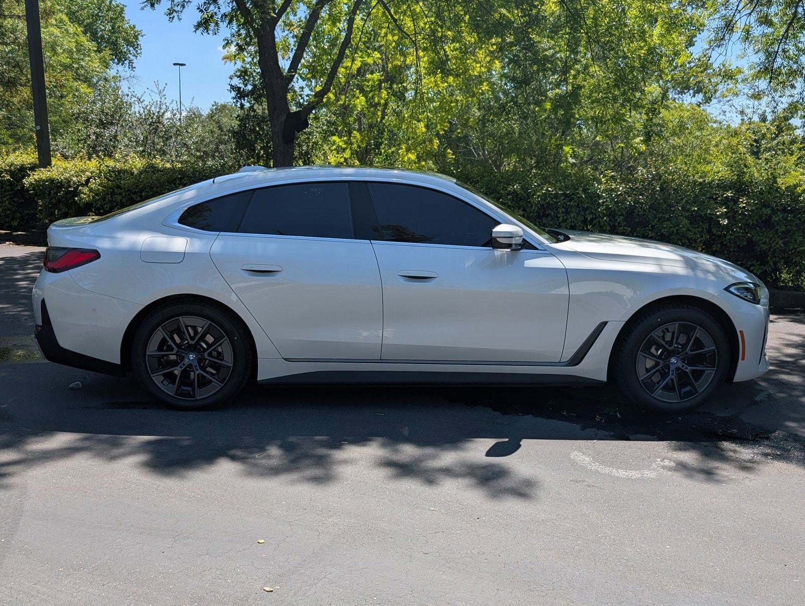 2023 BMW i4 eDrive35 photo 4