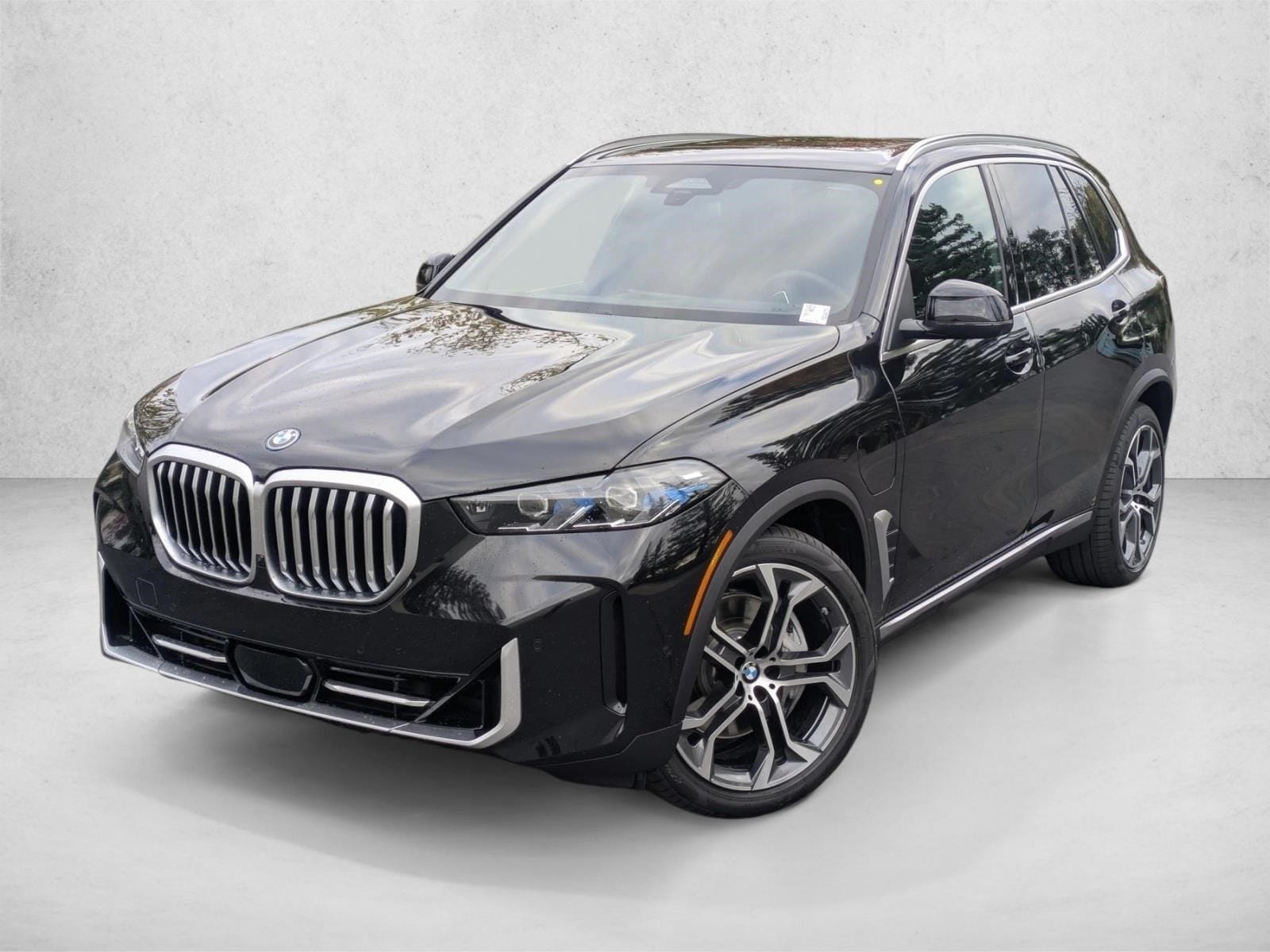 2026 BMW X5 50e's photo