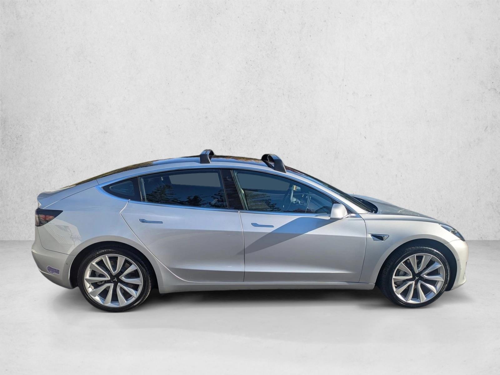 2018 Tesla Model 3 Long Range photo 4