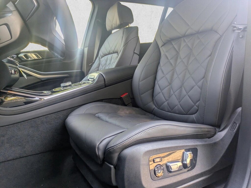 New 2026 BMW X7 xDrive40i SUV