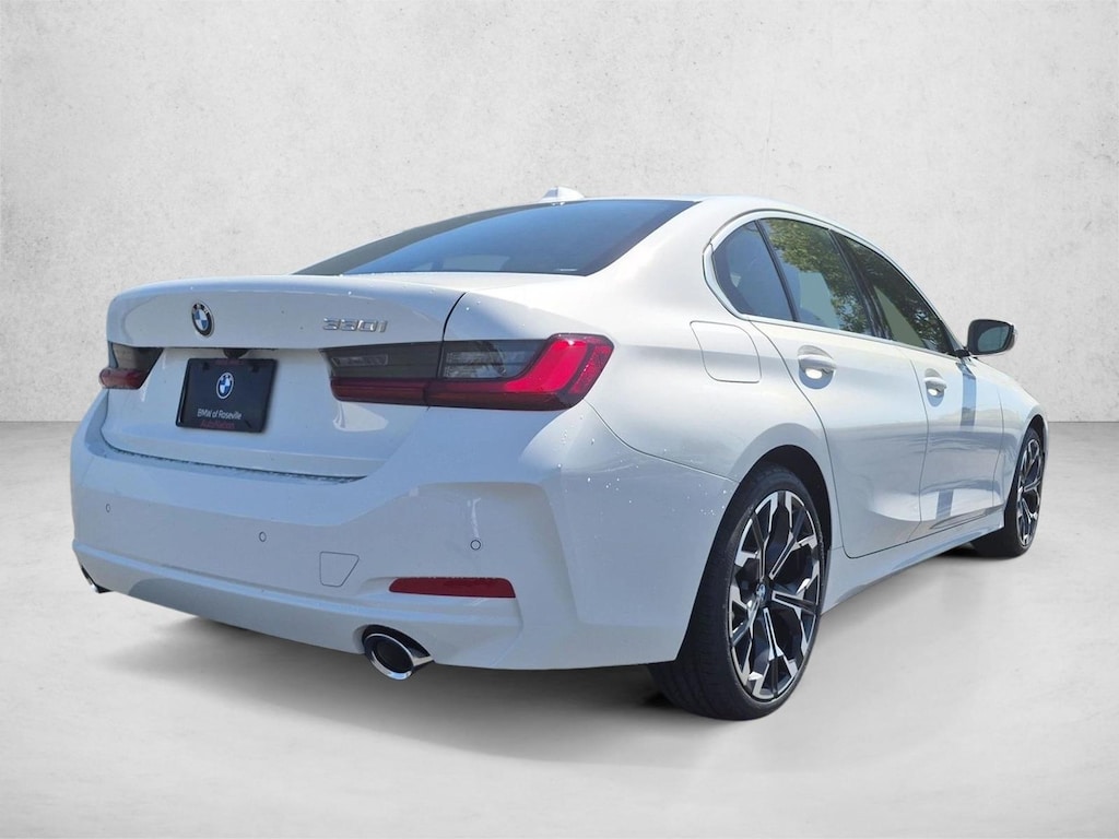New 2026 BMW 330i Sedan