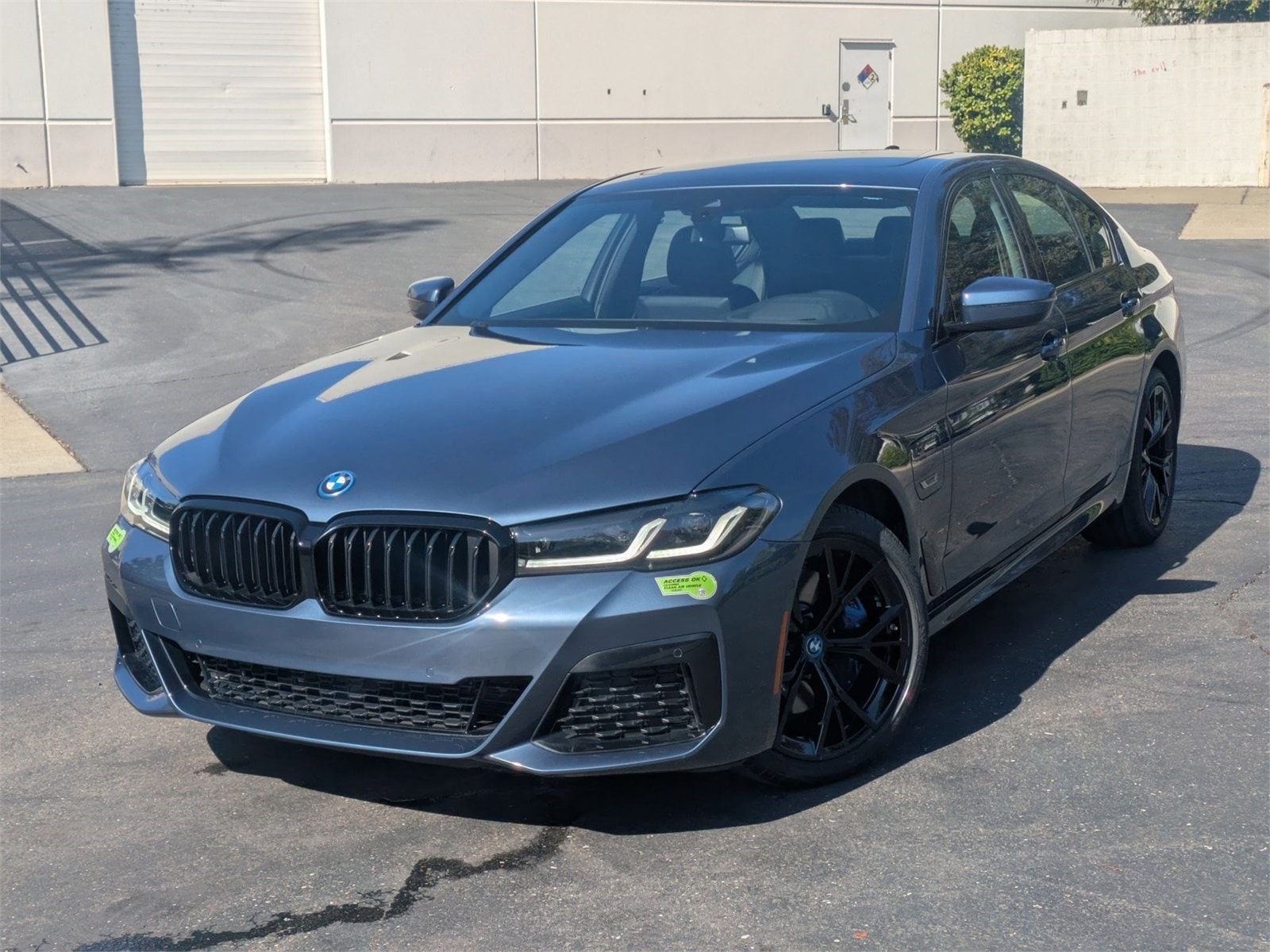 2023 BMW 5 Series 530e's photo