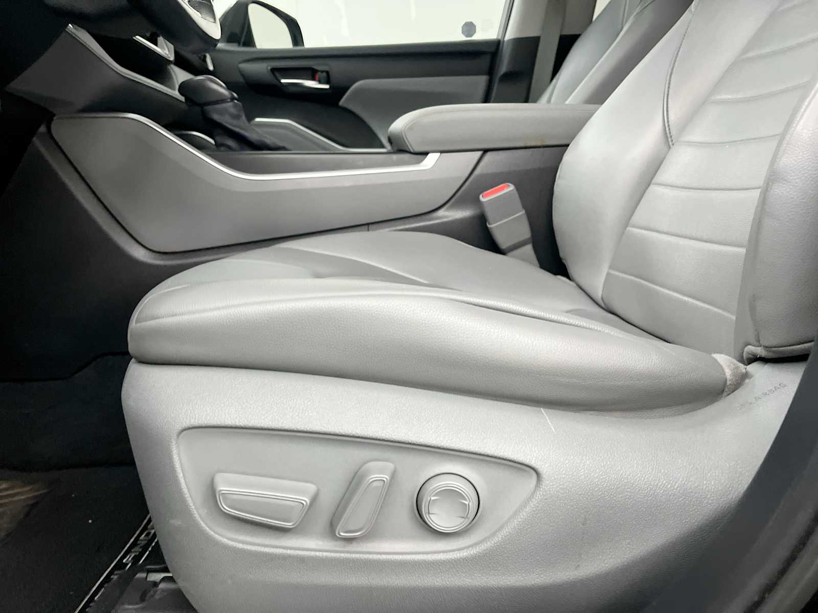 Thumbnail: 2021 Toyota Highlander - 20