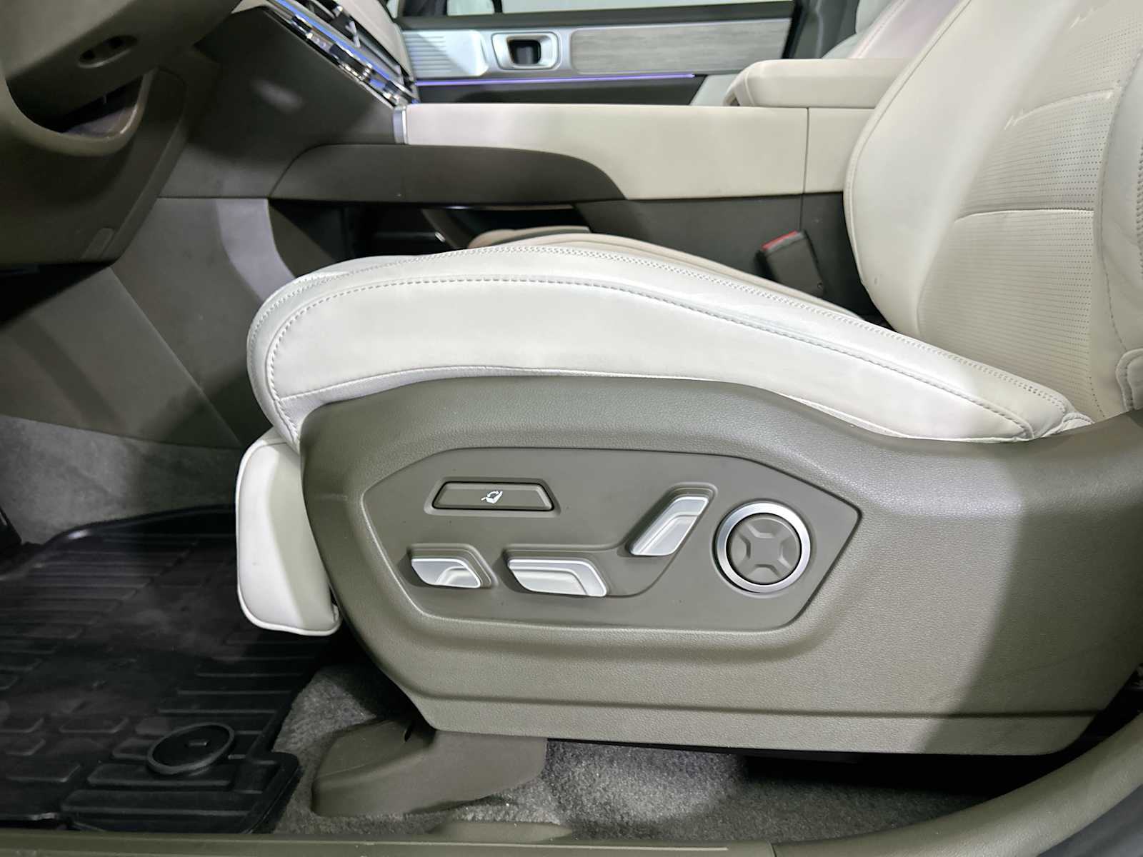 Thumbnail: 2024 Hyundai Santa Fe - 14