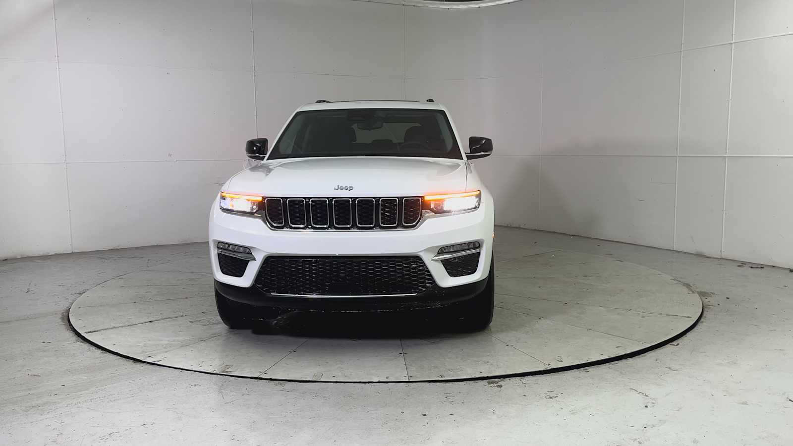 Thumbnail: 2022 Jeep Grand Cherokee - 7