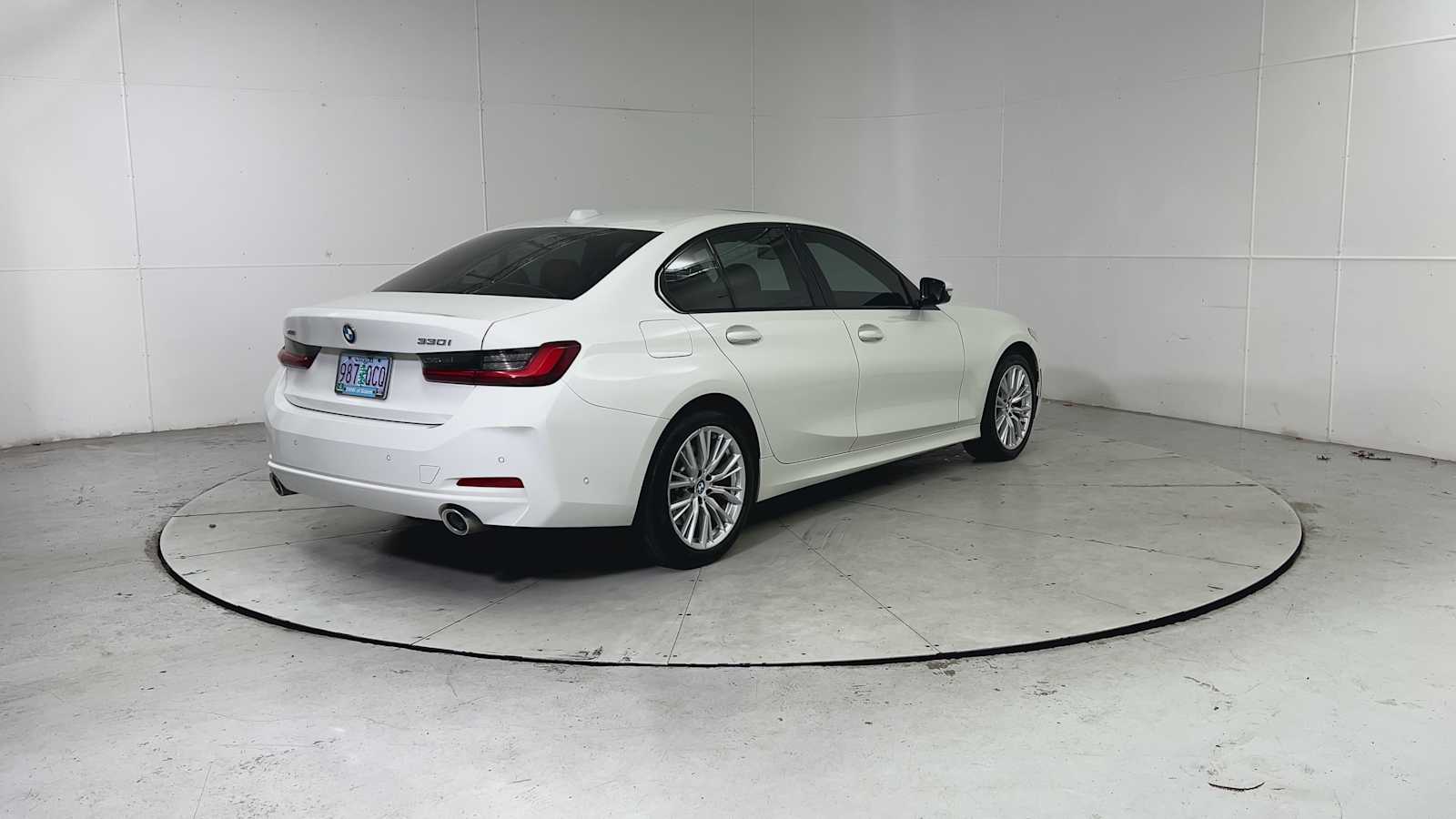 Thumbnail: 2023 BMW 3 Series - 2