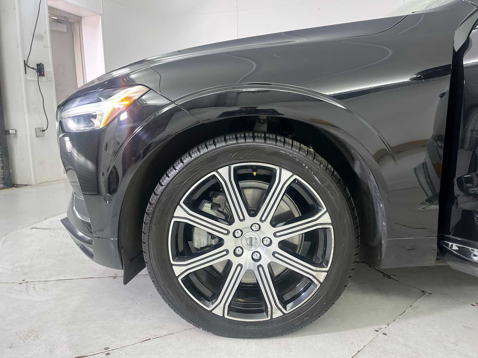 Thumbnail: 2019 Volvo XC60 - 20