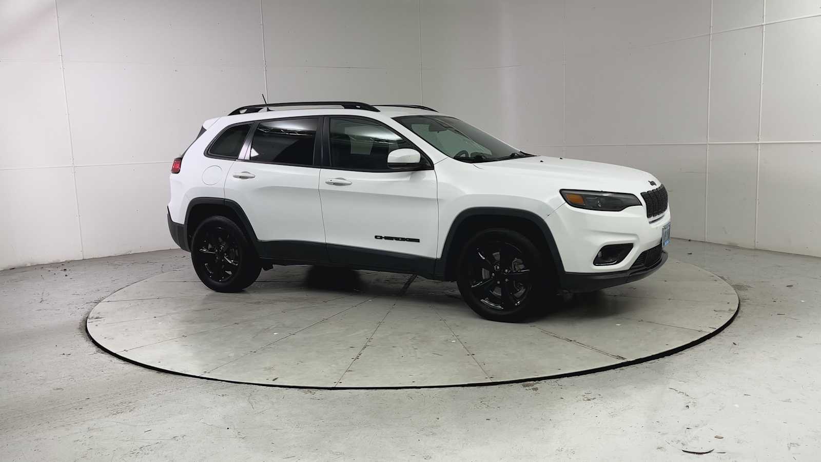 Thumbnail: 2019 Jeep Cherokee - 8
