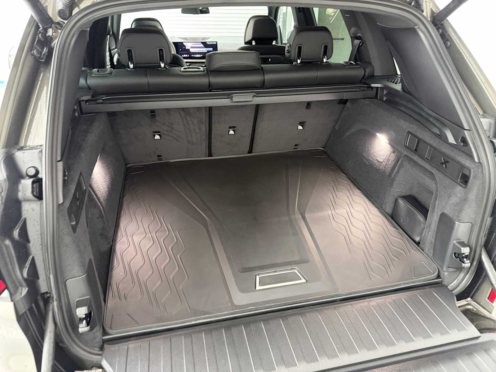 Thumbnail: 2026 BMW X5 - 21
