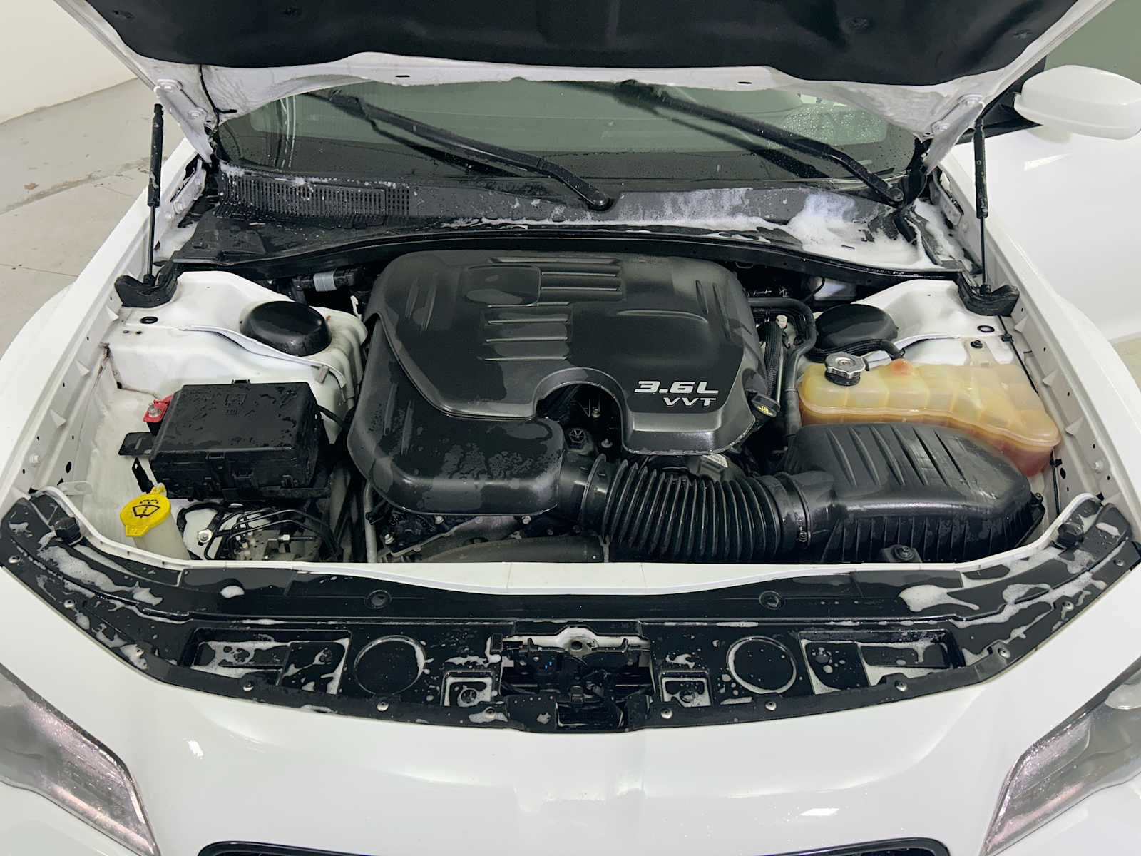 Thumbnail: 2017 Chrysler 300 - 17