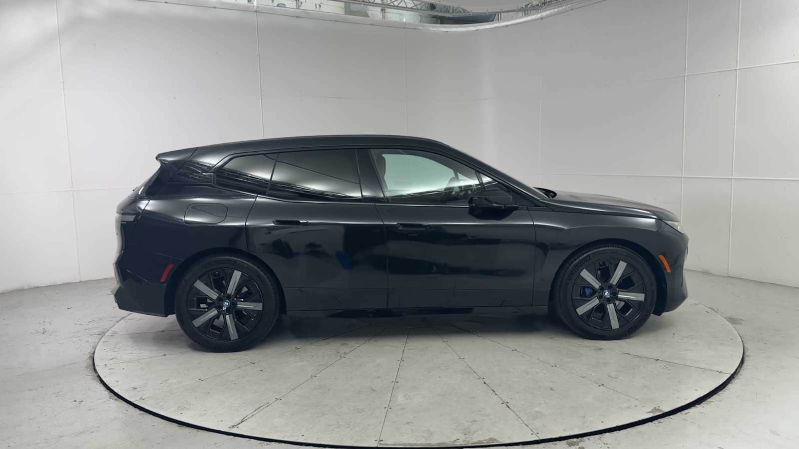 Thumbnail: 2023 BMW iX - 9