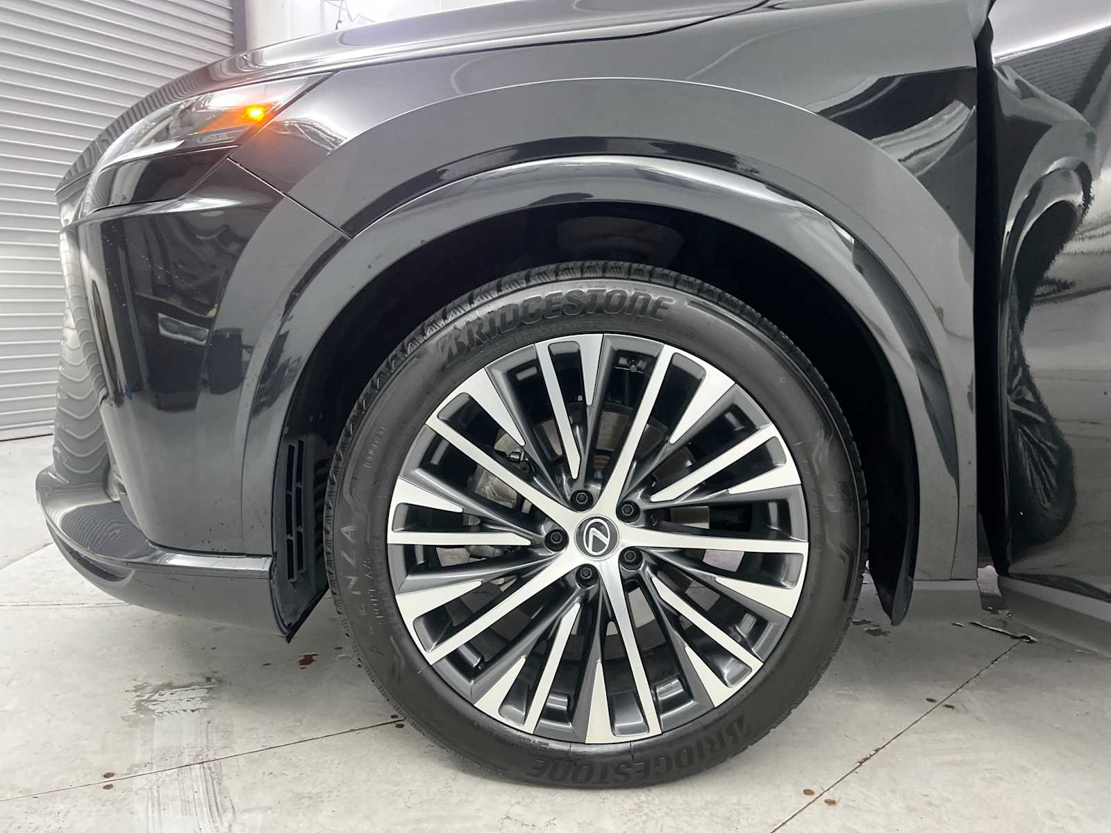 Thumbnail: 2023 Lexus RX - 25