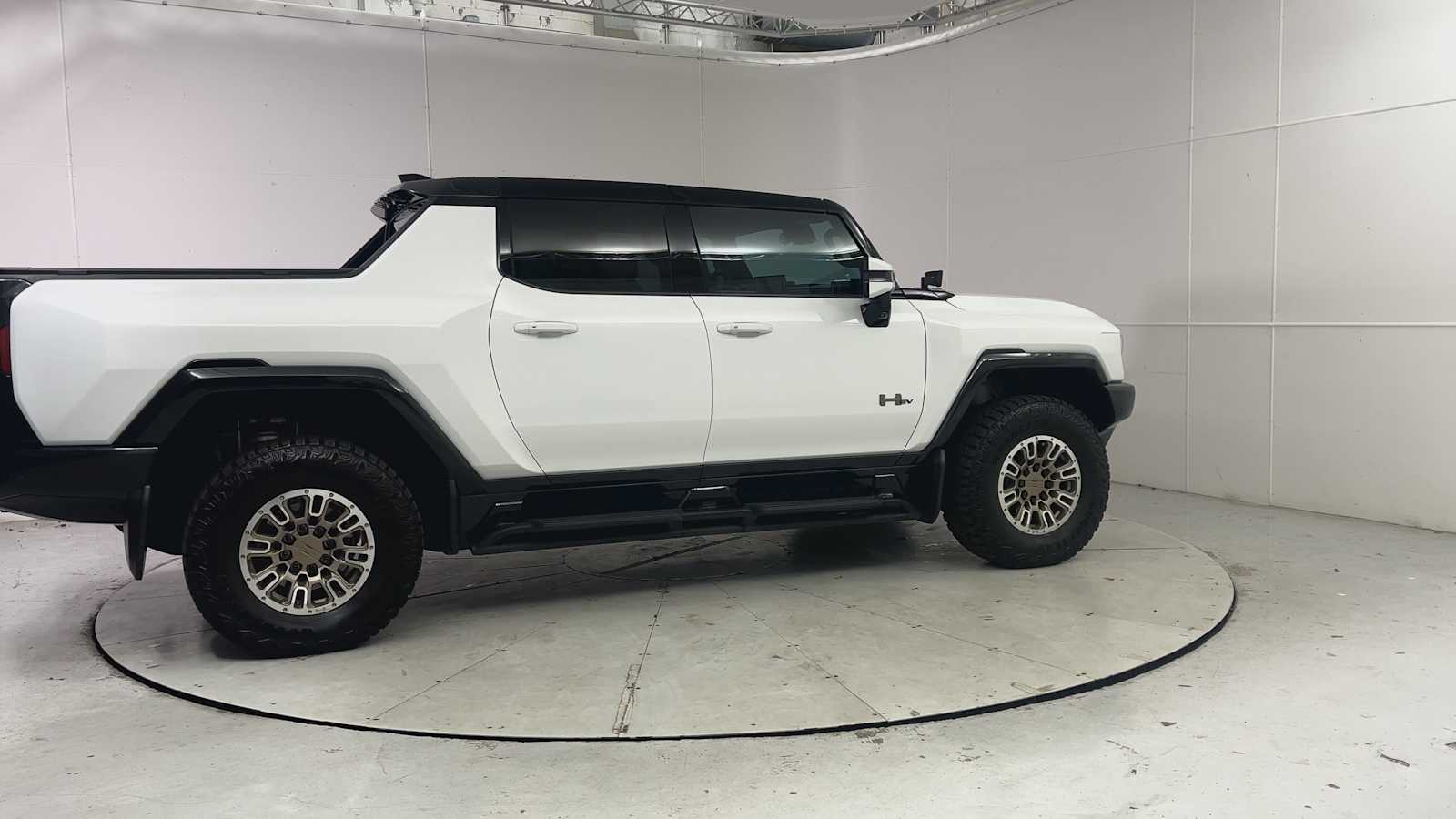 Thumbnail: 2022 GMC Hummer EV - 9