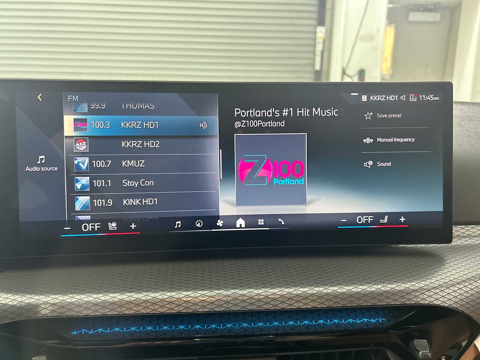 Thumbnail: 2025 BMW i4 - 12