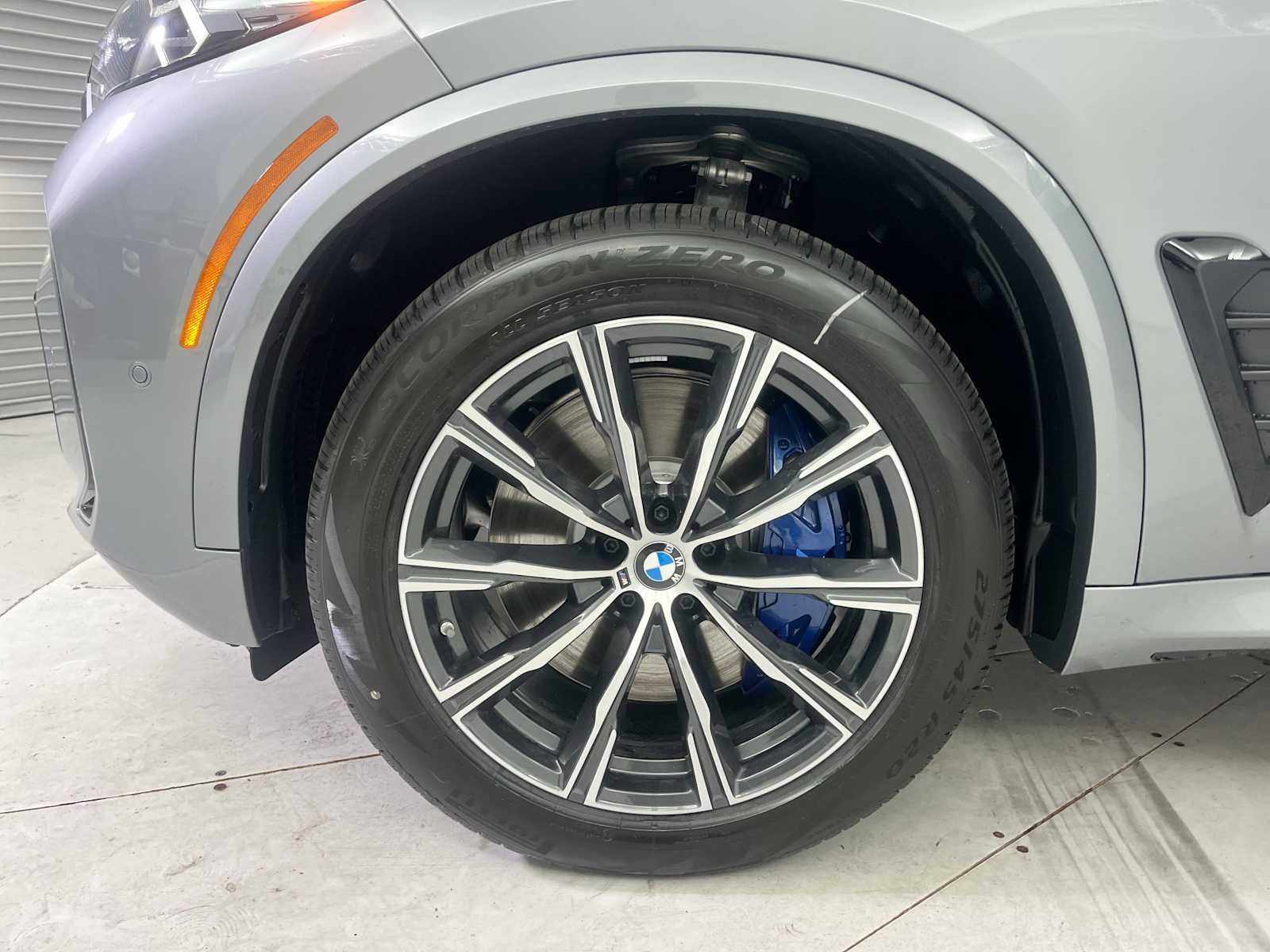 Thumbnail: 2026 BMW X5 - 19