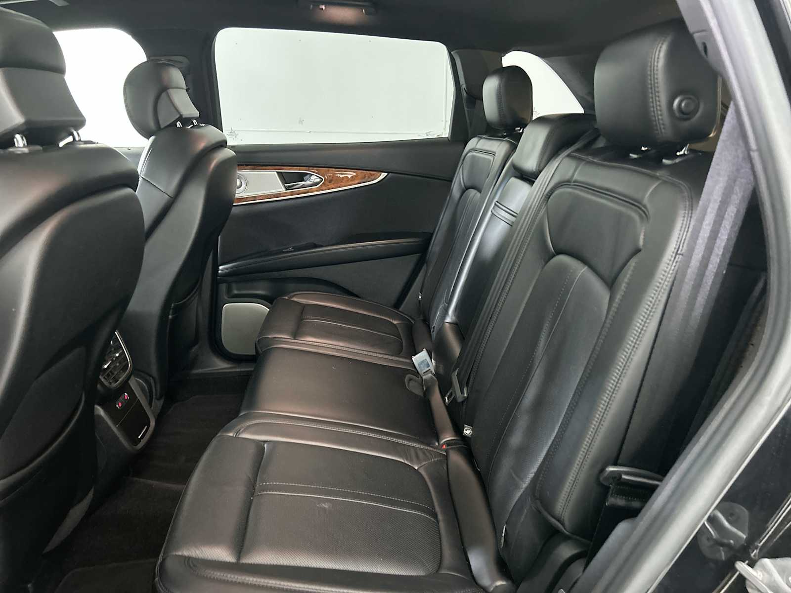 Thumbnail: 2016 Lincoln MKX - 25