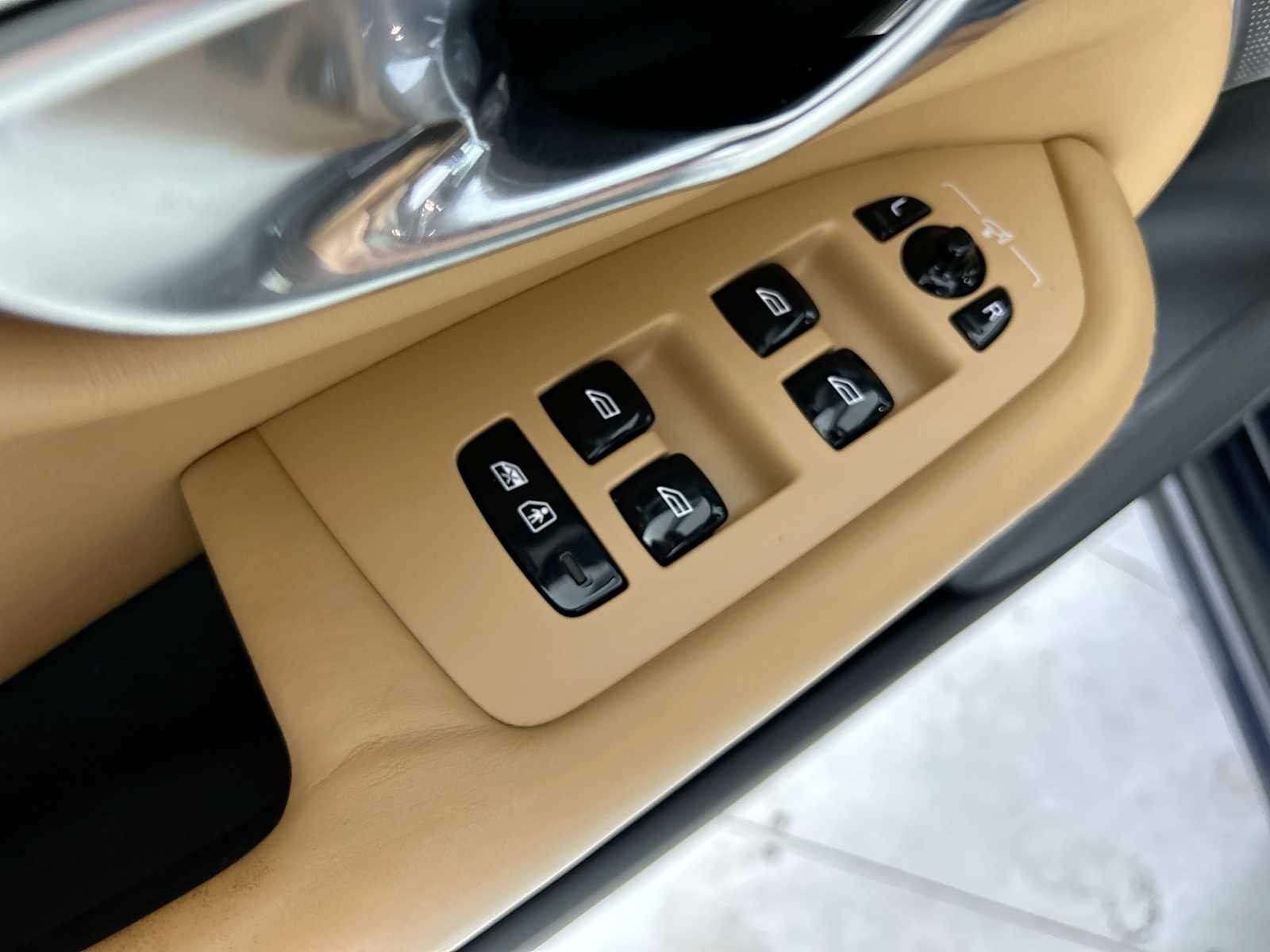 Thumbnail: 2017 Volvo XC90 - 15