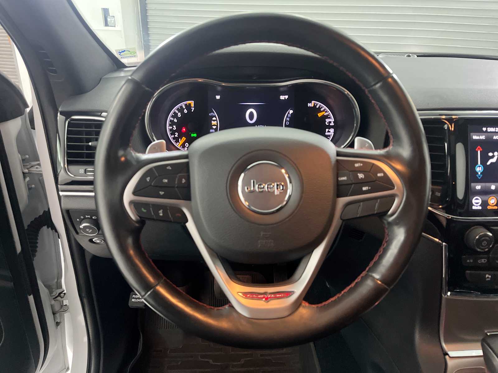 Thumbnail: 2020 Jeep Grand Cherokee - 17