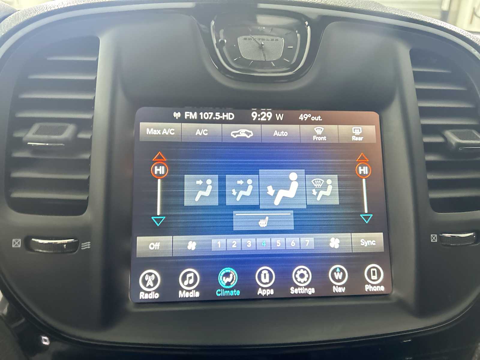 Thumbnail: 2017 Chrysler 300 - 16