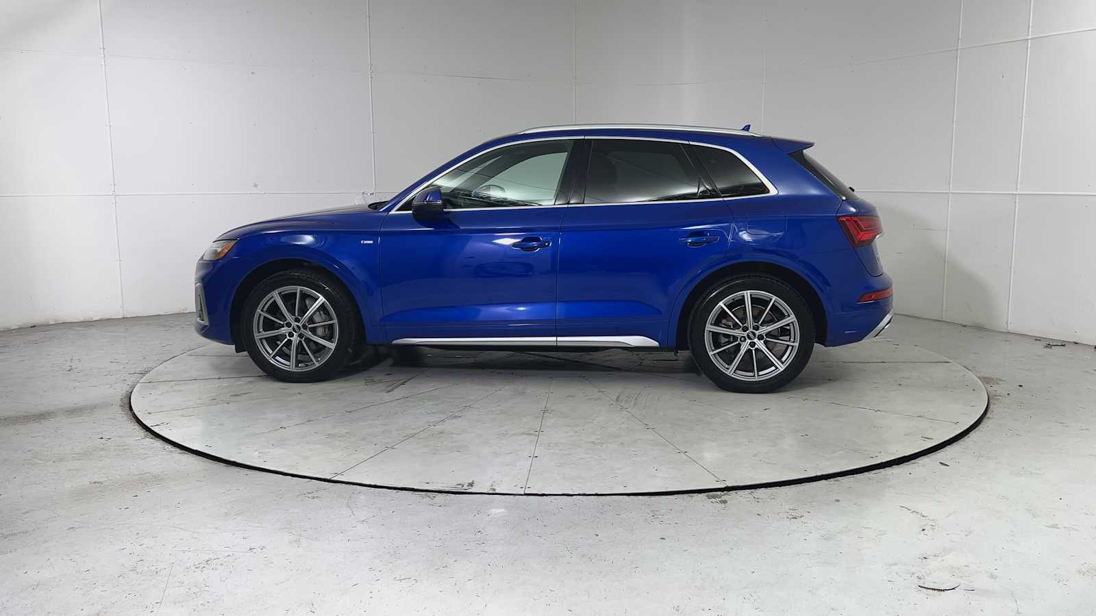 Thumbnail: 2021 Audi Q5 - 4
