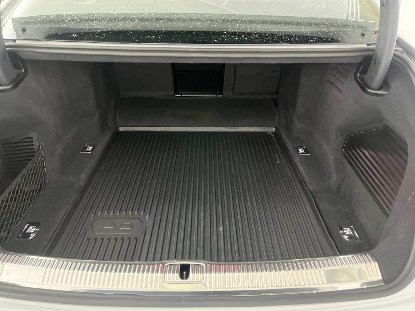 Thumbnail: 2020 Audi A8 - 21