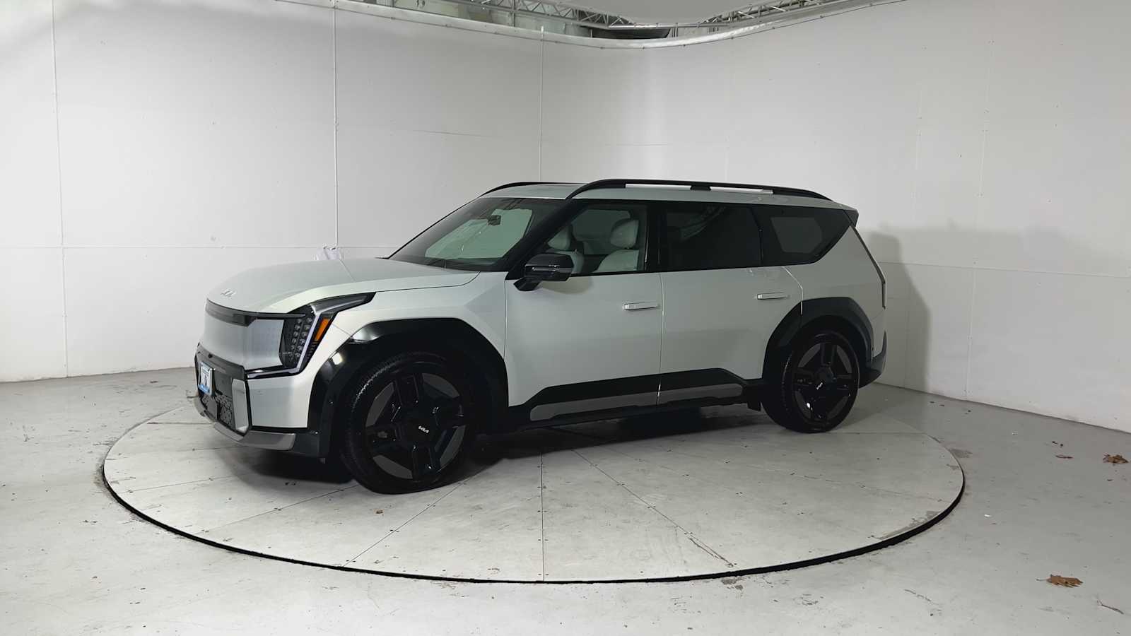 Thumbnail: 2024 Kia EV9 - 5