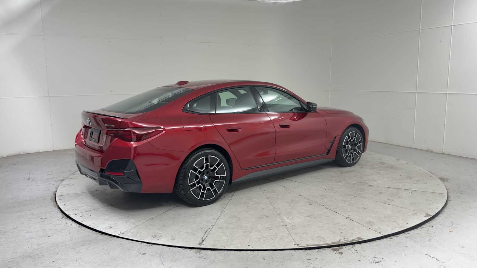 Thumbnail: 2026 BMW i4 - 2