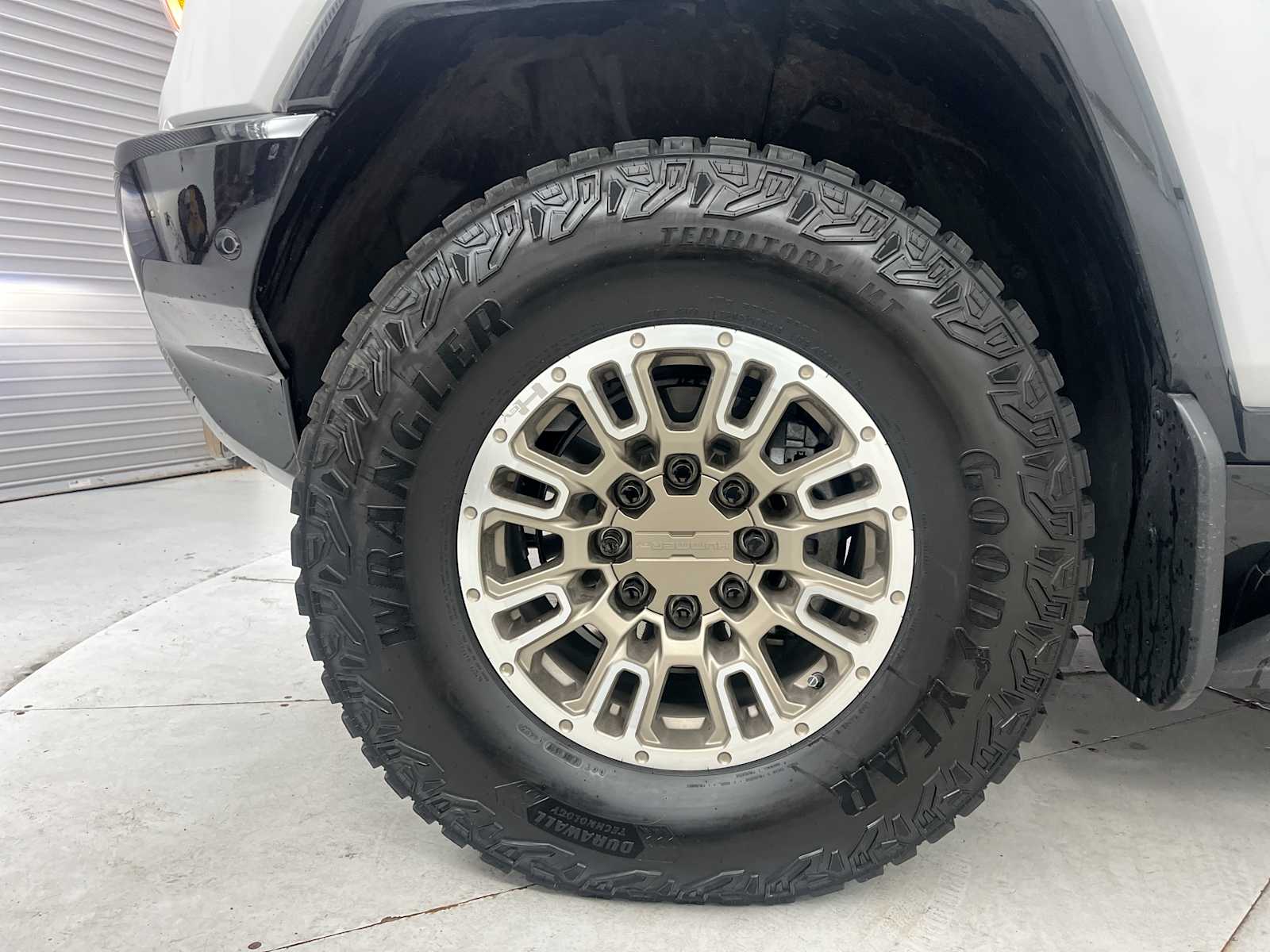 Thumbnail: 2022 GMC Hummer EV - 18