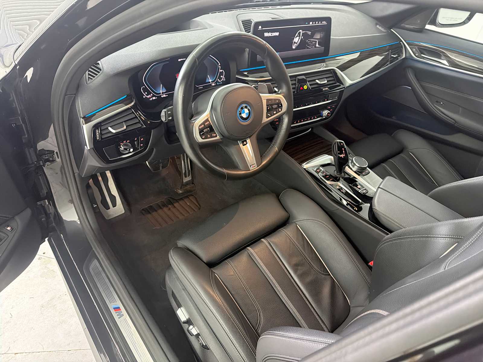 Thumbnail: 2023 BMW 5 Series - 11