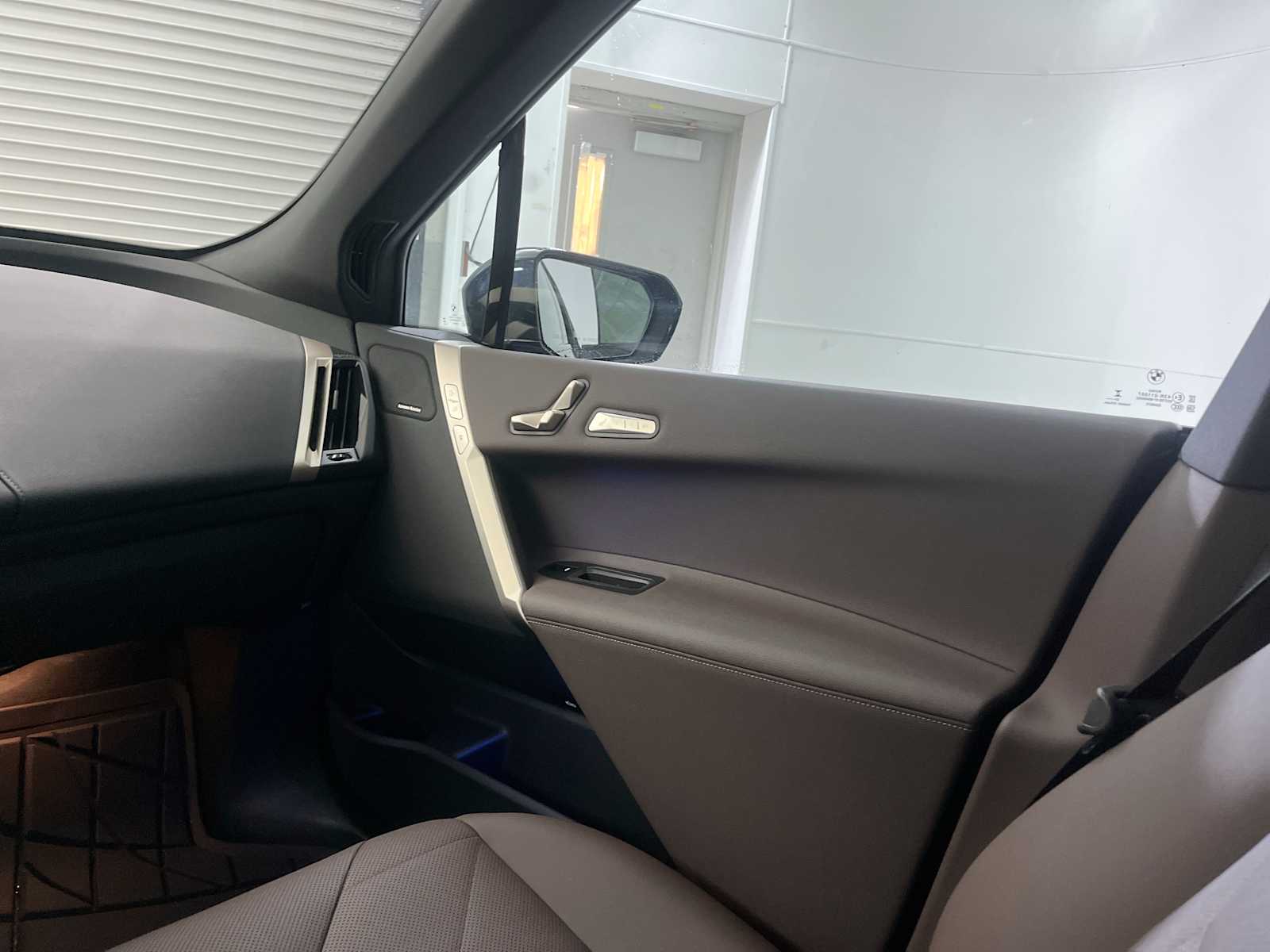 Thumbnail: 2024 BMW iX - 11