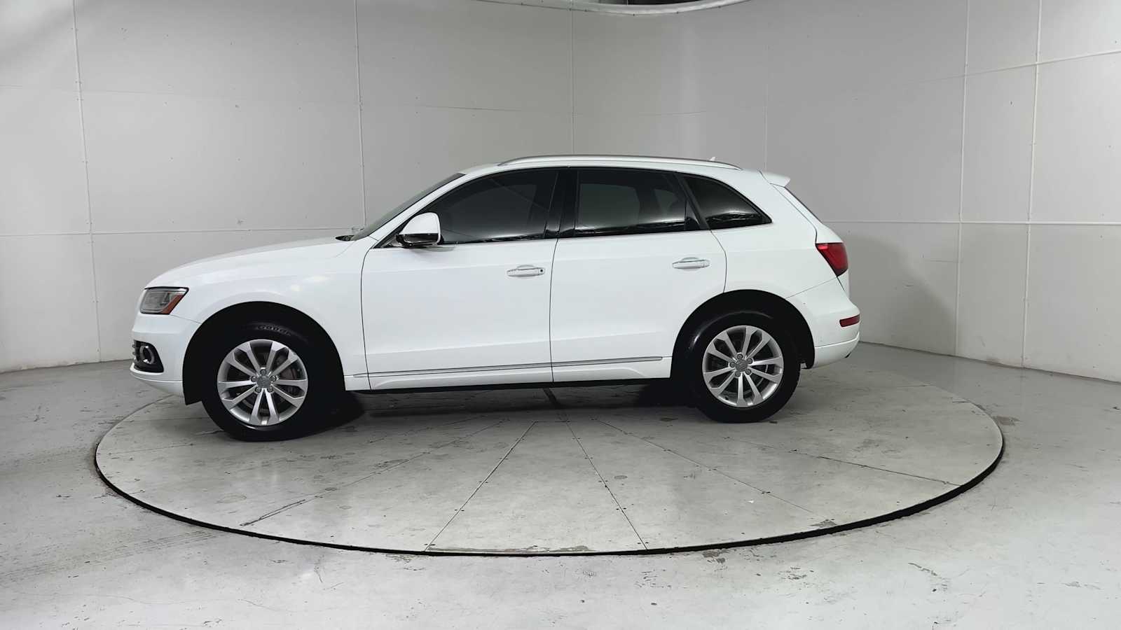 Thumbnail: 2016 Audi Q5 - 6