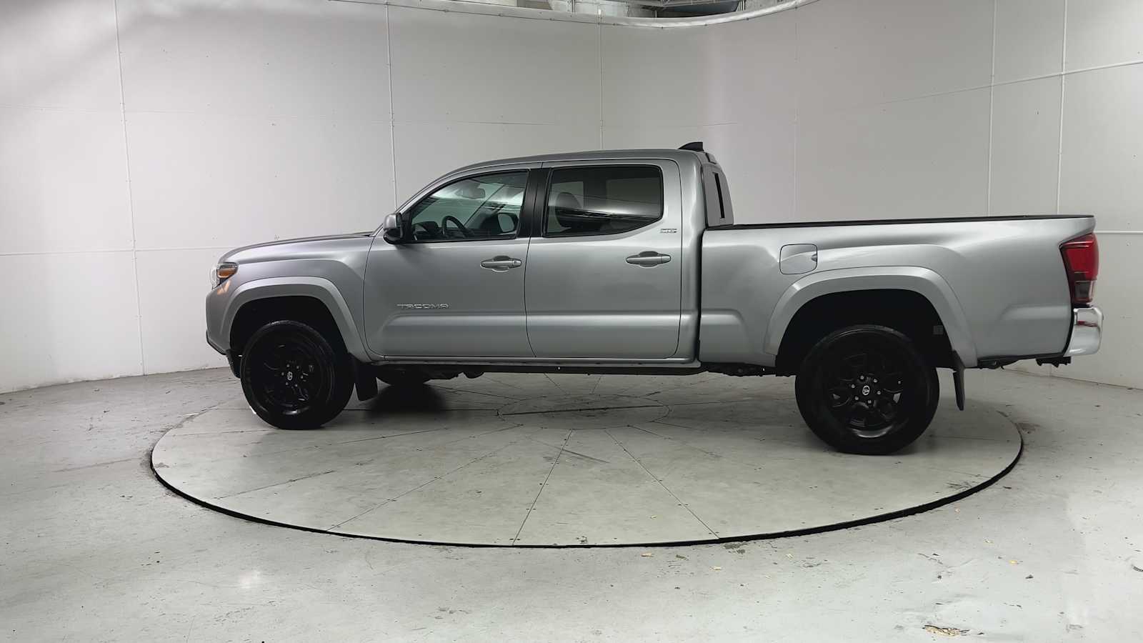 Thumbnail: 2020 Toyota Tacoma - 4