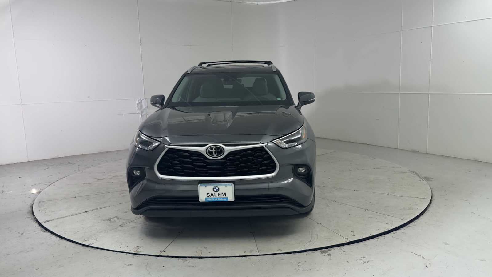 Thumbnail: 2022 Toyota Highlander - 7