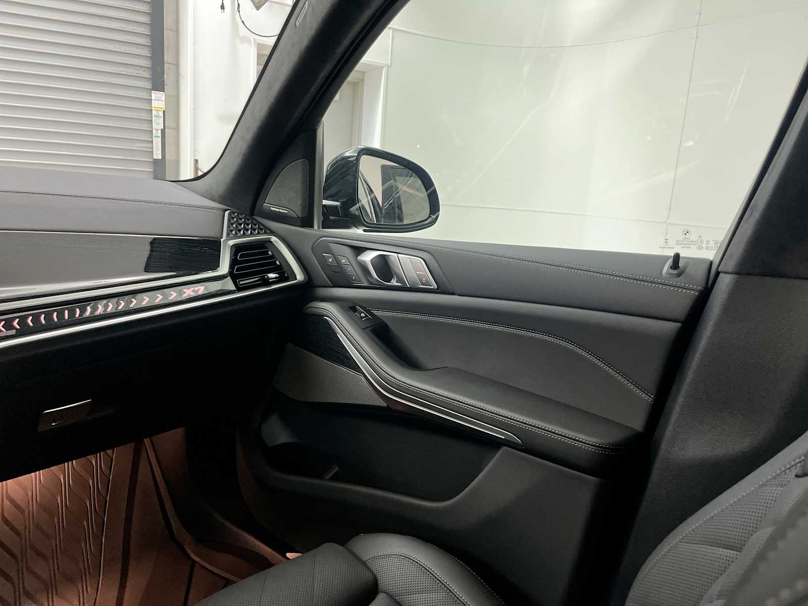 Thumbnail: 2027 BMW X7 - 11