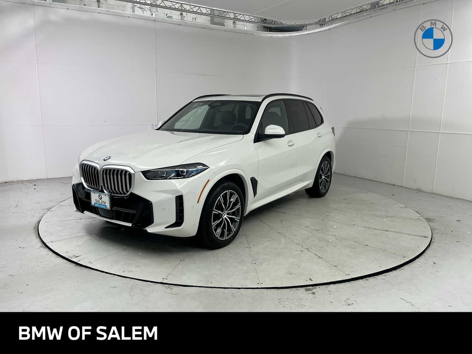 Thumbnail: 2026 BMW X5 - 1