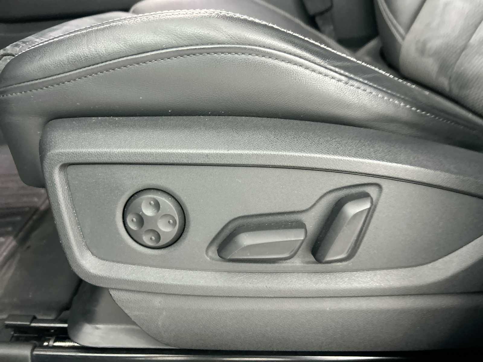 Thumbnail: 2021 Audi Q5 - 14