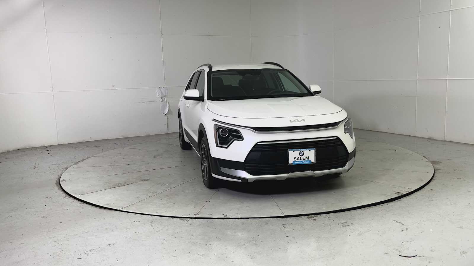 Thumbnail: 2025 Kia Niro - 7