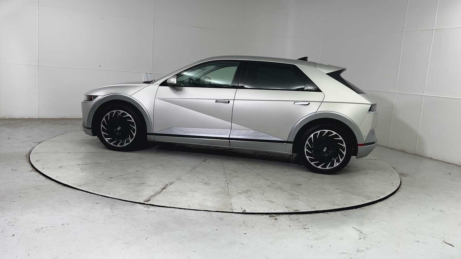 2024 Hyundai Ioniq 5 Limited photo 3