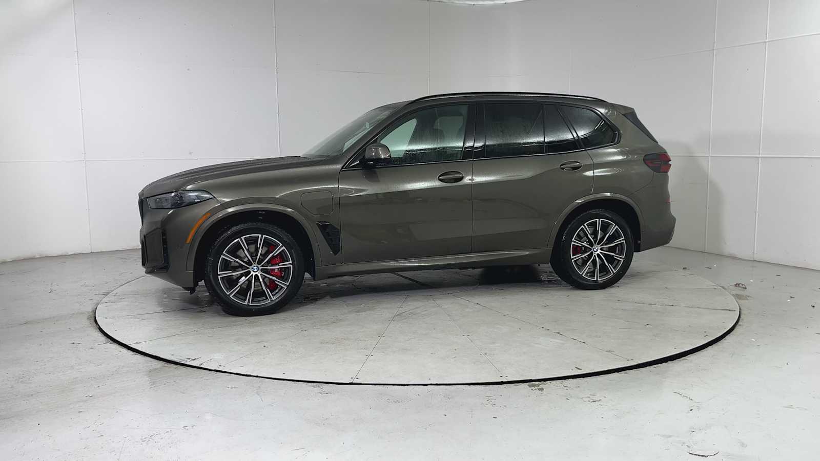 Thumbnail: 2026 BMW X5 - 5