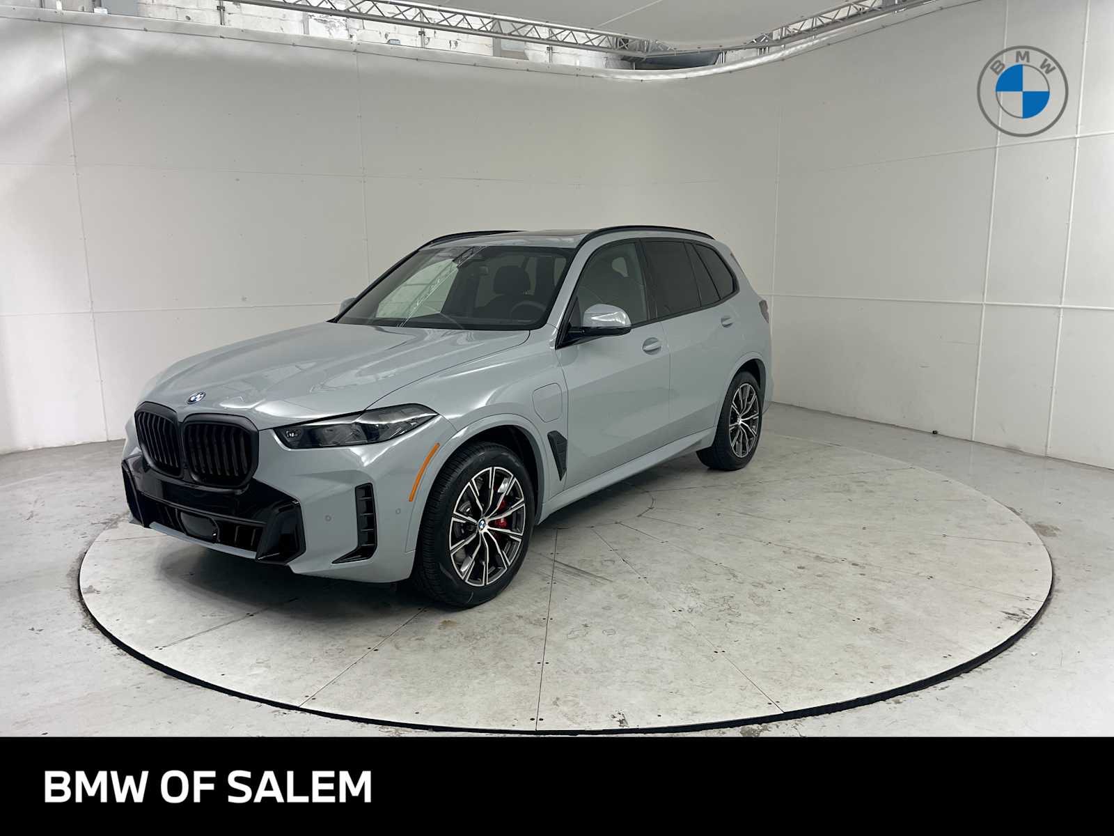 2026 BMW X5 xDrive50e's photo
