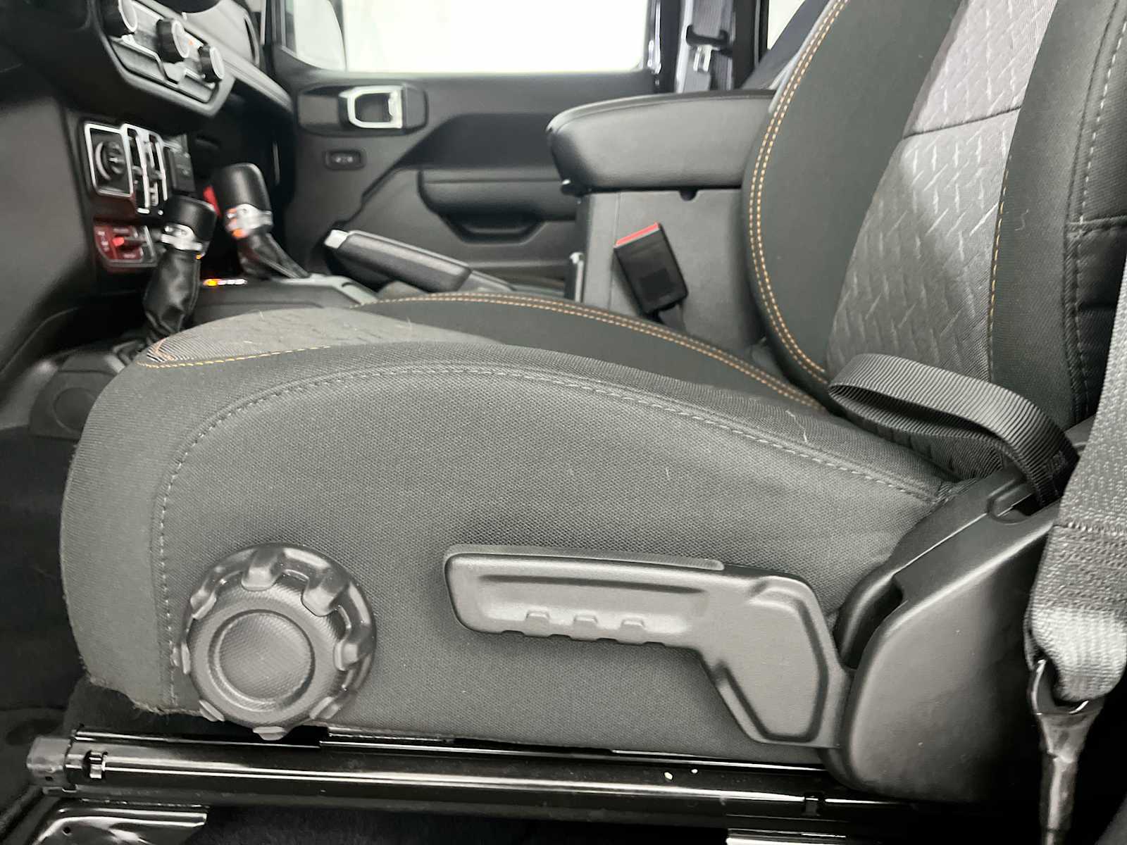 Thumbnail: 2025 Jeep Gladiator - 19