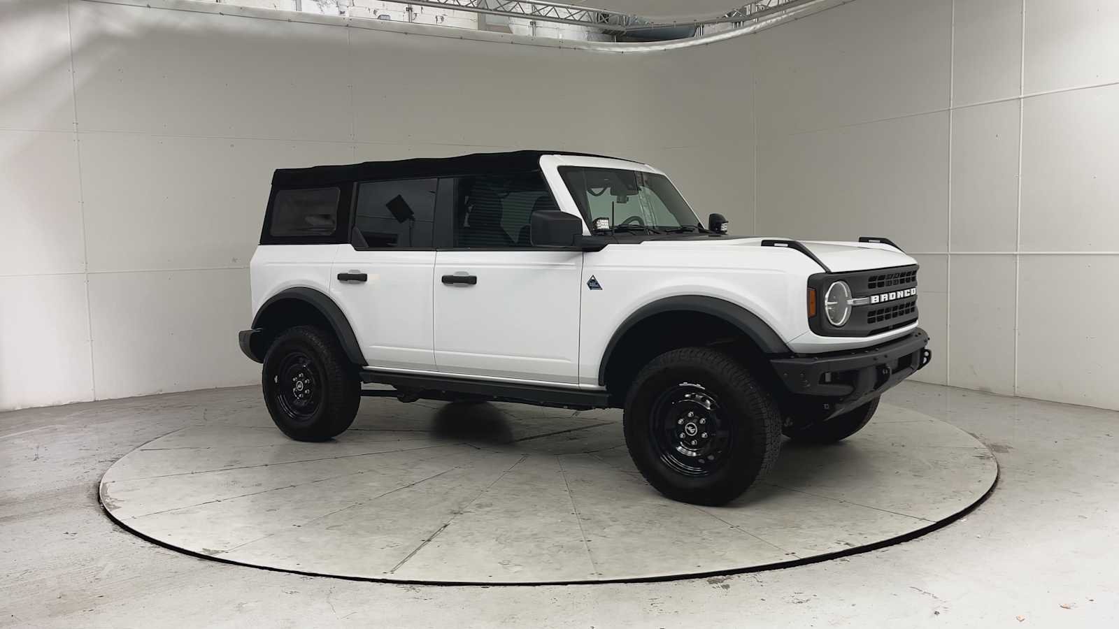 Thumbnail: 2022 Ford Bronco - 8
