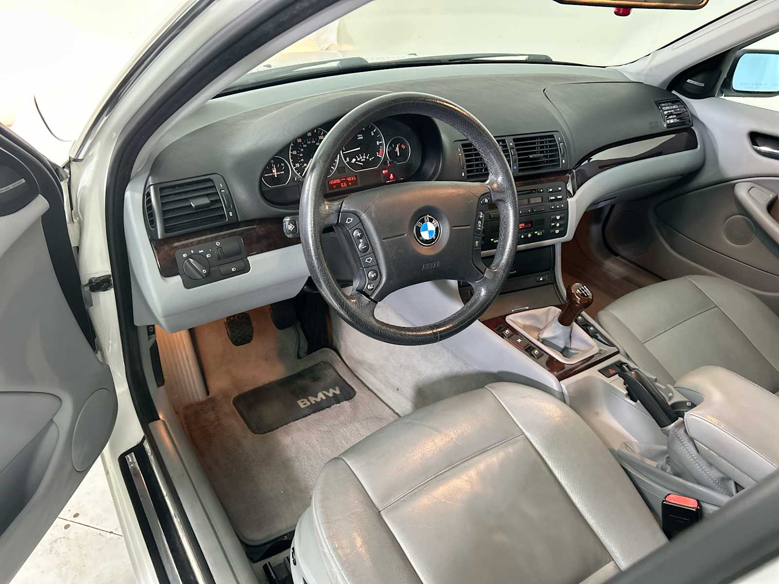 Thumbnail: 2003 BMW 3 Series - 11