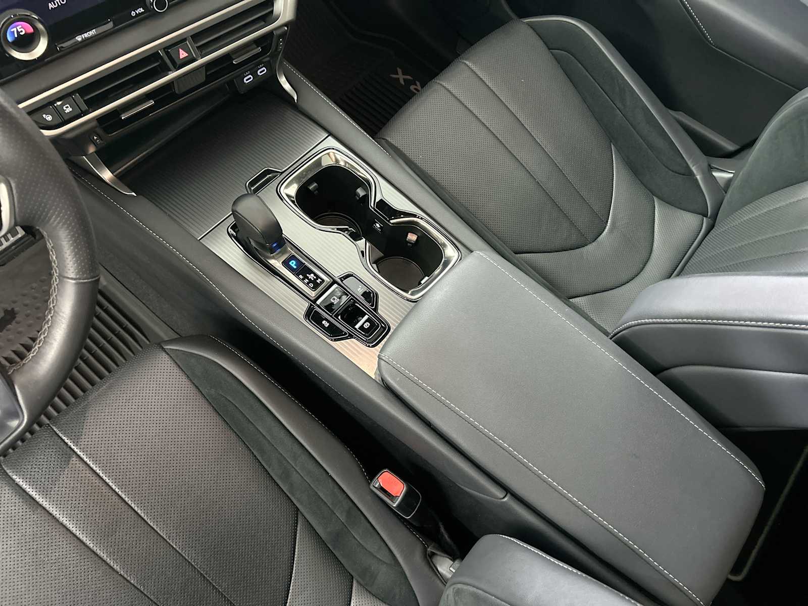 Thumbnail: 2024 Lexus RX - 22