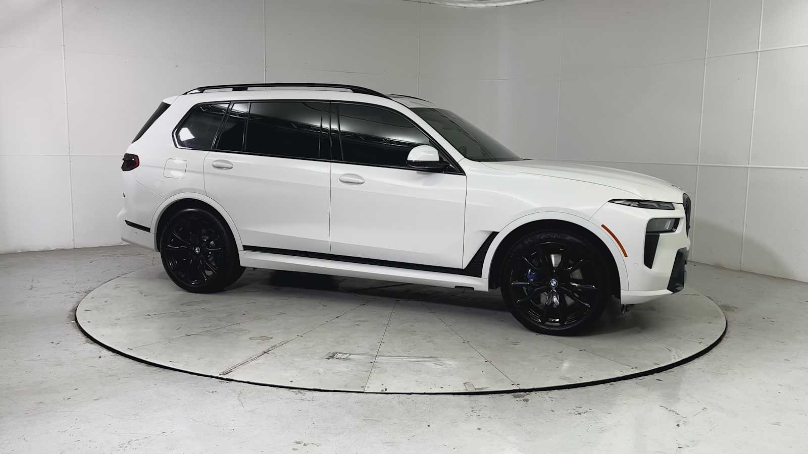 Thumbnail: 2024 BMW X7 - 8