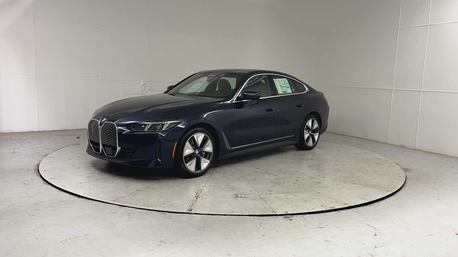 Thumbnail: 2026 BMW i4 - 6